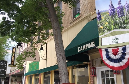 Buffalo Apartment | King One Bedroom, Converted1894 Historic Hotel, Downtown Buffalo Wyoming