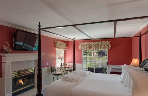 Kamloops House | King Romance River View Room at the beautiful Inn
