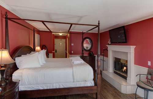 Kamloops House | King Romance River View Room at the beautiful Inn