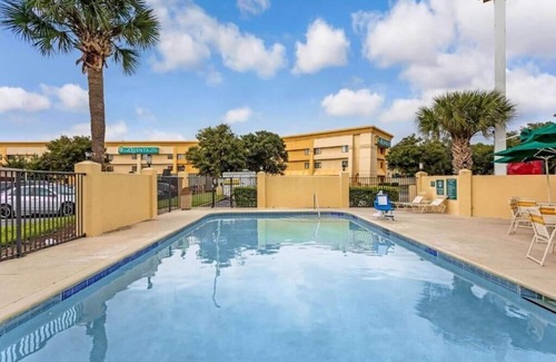 Orlando Apartment | King Room Near Blanchard Park ORL
