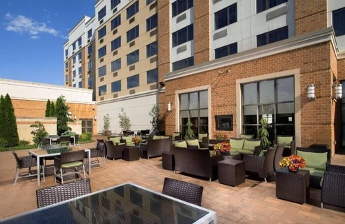 Dulles Town Center Apartment | King Room Near Dulles Gymnastics WDC