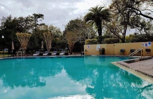 Orlando Apartment | King Room Near Mobile Culture ORL