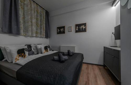 Castle Hill Apartment | King's Golden Flat
