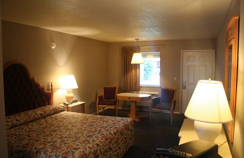 Huntsville Hotel | King's Inn