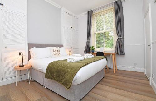 Harrogate City Centre Apartment | King's Suite- Private Parking- Overlooking Harrogate Convention Centre