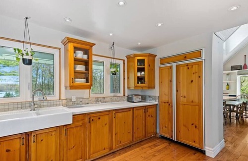 Marmora Other | King Size Bed, Hot Tub, Pool - Waterfront Stay