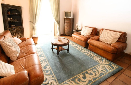 Cardielos Apartment | King Size Suite - Trees
