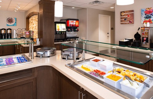 St. George Condo | King Suite | Access to Free Breakfast + Shared Pool & Hot Tub. Your Next Vacation!