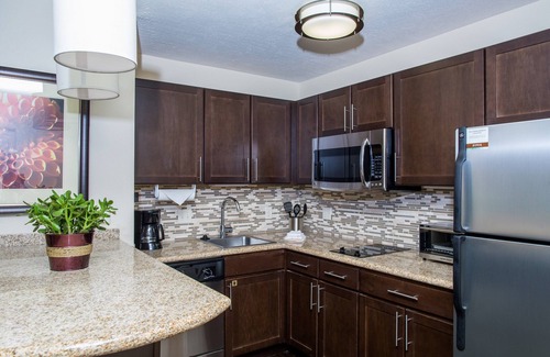 Lincoln Condo | King Suite, Breakfast, Pool, Near Univ of Nebraska