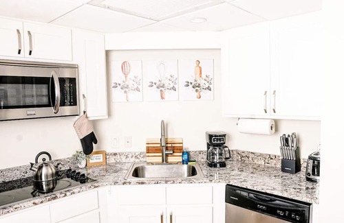 Fort Myers River District Apartment | King Suite | City + Water Views