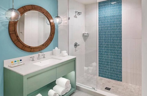 Sobro Hotel | King Suite Downtown Nashville! w/Rooftop Pool & Pet Friendly