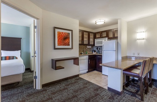 Davenport Condo | King Suite | Free Breakfast, Indoor Pool