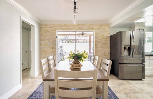 Belair Bayou House | King Suite! Heated Pool! 5 miles to beach!