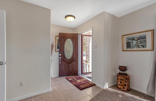 Houston House | King Suite, Jacuzzi Tub, Free WiFi, 15 Mins To Hobby Airport, Disney Plus, Netflix, Hulu, Green Space