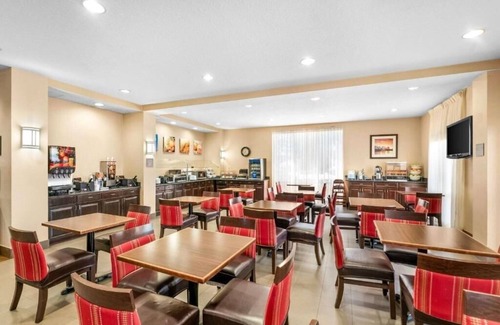 Orlando Apartment | King Suite Near Regal Marine Industries ORL