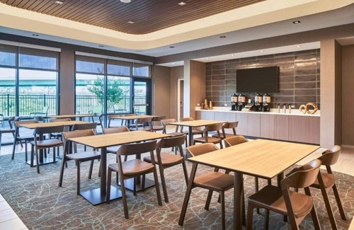 Orlando Apartment | King Suite Near See You Eyecare ORL