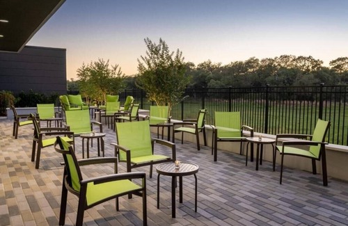 Orlando Apartment | King Suite Near See You Eyecare ORL