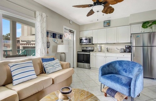 Clearwater Condo | King Suite with bath