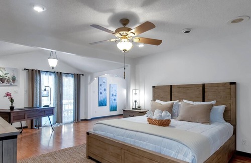 Wichita House | King Suite with gym at The Grand Escape