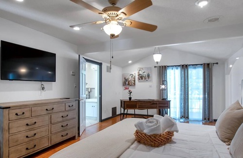 Wichita House | King Suite with gym at The Grand Escape