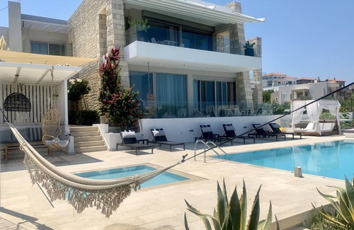 Rethymno Villa | King Suite with outdoor jacuzzi