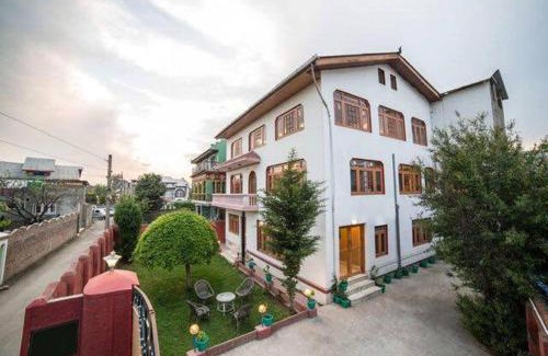 Brein Hotel | King Sultan Palace