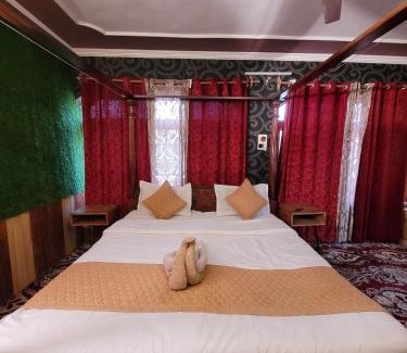 Brein Hotel | King Sultan Palace