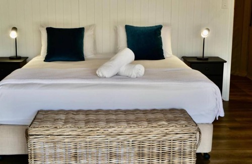 Nelly Bay Resort | King Tent 9 Nelly bay