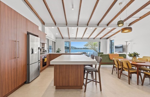 Ballina House | King Tide - Riverfront Holiday Home