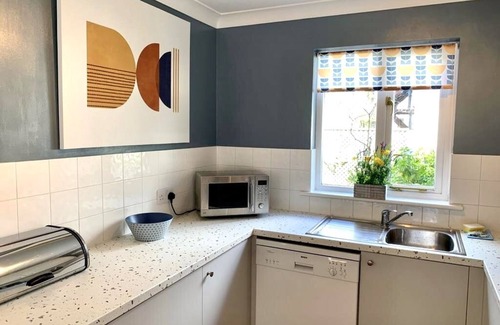 Falmouth House | Kingfisher Cottage Pendra Loweth Falmouth 2 min drive to beach, enclosed garden.