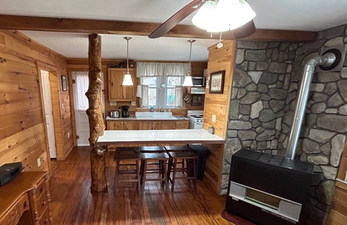 Moon Lake Cottages Cabin | Kingfisher Cottage