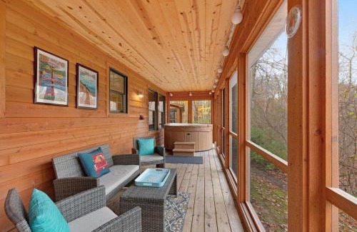 Saugatuck House | Kingfisher Cove Cabin 2