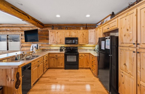 West Yellowstone House | Kings Cabin