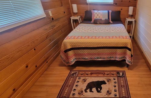 Pinehurst Cabin | Kings Canyon Rustic Cabin