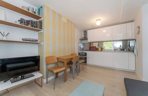King's Cross Apartment | King’s Cross Charm - Two Bedroom Apartment, Sleeps 4