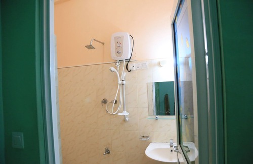 Arunagiri Nagar Hotel | Kings Hotel Restaurant & Bar