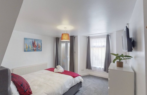 Gillingham House | Kings House 4 Bedroom Home, Gillingham