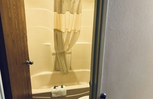 Calumet Park Hotel | Kings Inn By OYO Calumet Park I-57