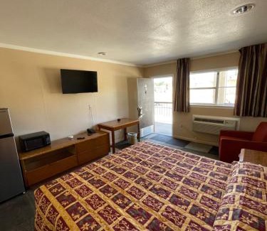 Paris Hotel | Kings Inn