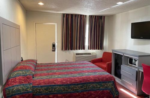 Paris Hotel | Kings Inn