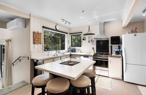 Paihia House | Kings Summer House - Paihia Holiday Home