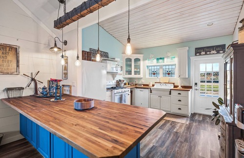 Boerne House | Kingsby Cottage - 1BR & Mountain Views