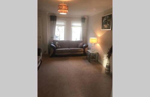 Aberdeen House | Kingseat 3 Bed Home With Fast Fibre WiFi &Parking