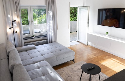 Pforzheim Apartment | Kingsize Bett, Naturidylle, Netflix, Großräumig