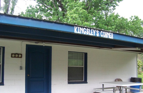 Broaddus House | Kingsley's Corner Room 2 - Kitchenette