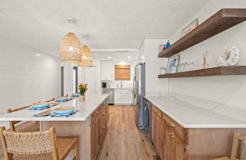 Saint Armands Key House | Kingston Arms Modern 1BR On Lido Key