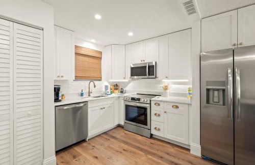 Saint Armands Key House | Kingston Arms Modern 1BR On Lido Key