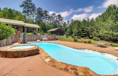 Mount Berry Cottage | Kingston Home w/Shared Pool - 23 Mi to Lakepoint!