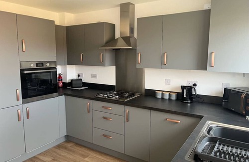 Derby House | Kingsway House - Spacious 4 Bed Home From Home