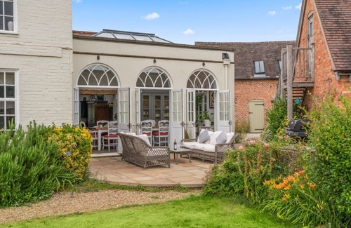 Callow Hill Cottage | Kington Grange - sleeps 16 guests in 7 bedrooms